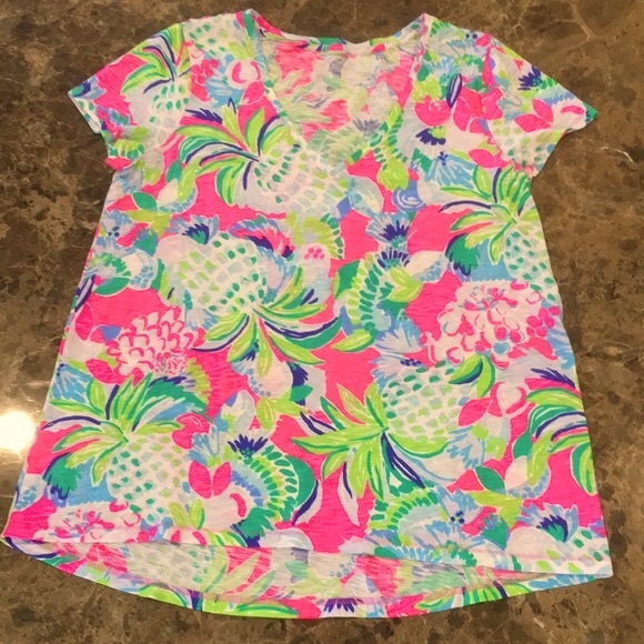 New Lily Pulitzer Etta V-Neck Top - Short Sleeve Cotton T-Shirt size Medium - Picture 2 of 11